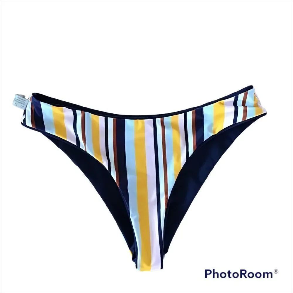 Zaful Reversible Thong Bikini Bottom - Picture 4 of 5